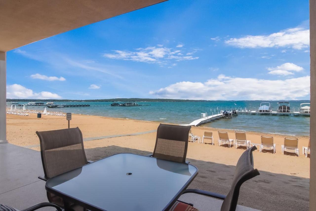Sugar Beach Villa 1012 Luxury Waterfront Condo Траверс-Сіті Екстер'єр фото